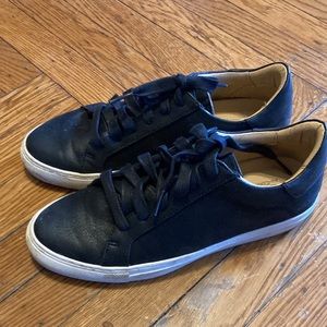 Sketchers sneakers/ shoes size 7